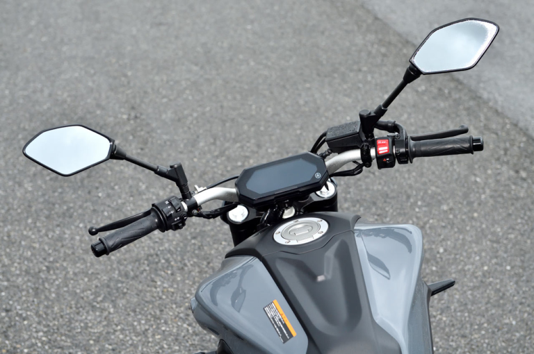 ヤマハMT-07ABS|コックピット|ヤマハMT-07試乗インプレッション【ユーロ5適合の新型、秀逸なバランスは健在】