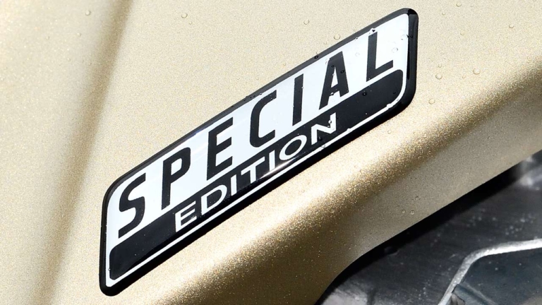 スズキ アドレス110スペシャルエディション|エンブレム|スズキ アドレス110スペシャルエディション試乗インプレッション【バランス良好。雨でも恐くない】