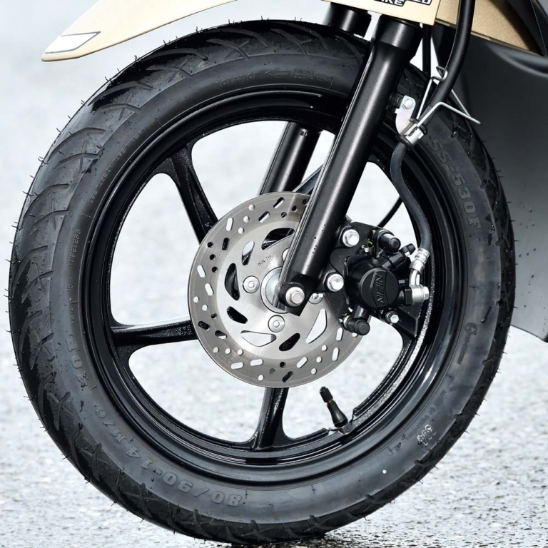 スズキ アドレス110スペシャルエディション|フロントまわり|スズキ アドレス110スペシャルエディション試乗インプレッション【バランス良好。雨でも恐くない】