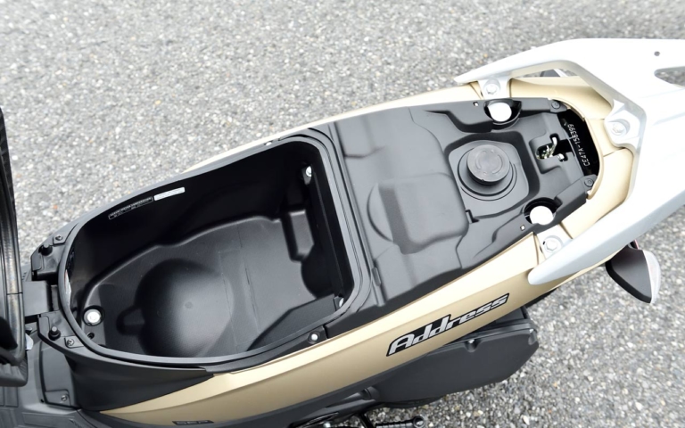 スズキ アドレス110スペシャルエディション|収納|スズキ アドレス110スペシャルエディション試乗インプレッション【バランス良好。雨でも恐くない】