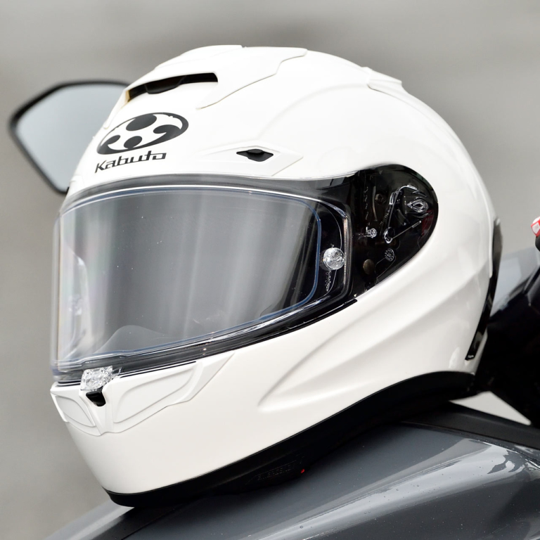 Kabuto F-17|フルフェイスヘルメット|Kabutoのレース対応フラッグシップ「F-17」試用インプレッション【走りに全集中できる逸品】
