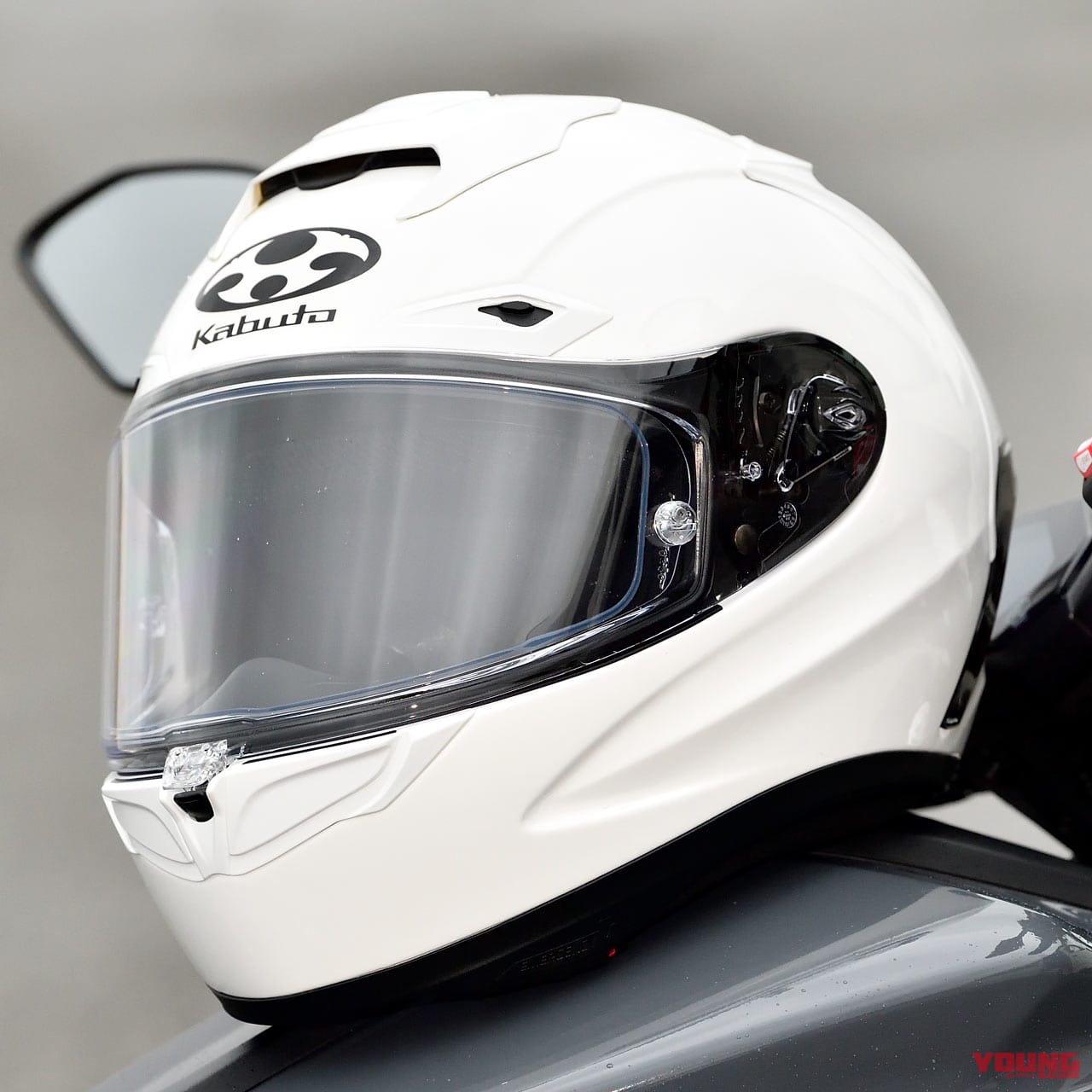 Kabuto F-17|フルフェイスヘルメット|Kabutoのレース対応フラッグシップ「F-17」試用インプレッション【走りに全集中できる逸品】