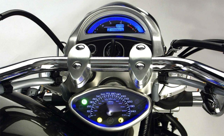 ヤマハ ウォリアーシリーズ|メーター|個性派&傑作揃いの”メーター”年代記〈’00年代#3〉クルーザー編【気分盛り上がる抜群のデザイン性】