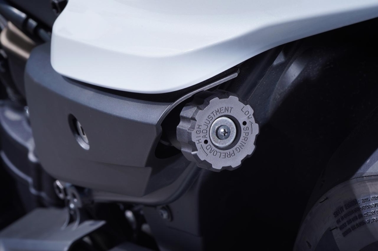 ハーレーダビッドソン スポーツスターS|サスペンション|次世代型ハーレーの実力やいかに!? 新型水冷「スポーツスターS」試乗インプレッション〈車体チェック編〉