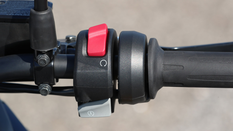 ’21 BMW G310GS|ハンドルまわり|’21 BMW G310GS試乗インプレッション【規制クリア後もGSらしさ健在のスモールアドベンチャー】