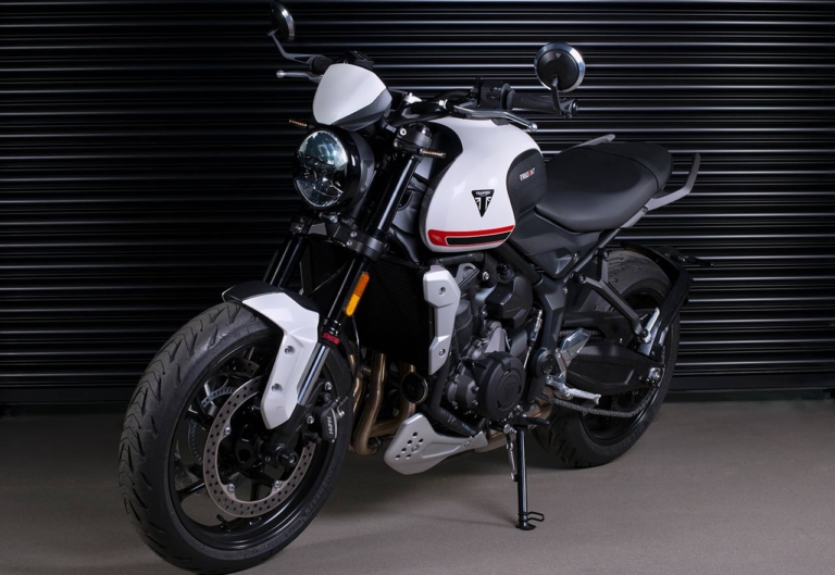 トライアンフ トライデント660|トライアンフ トライデント660再検証インプレ【3気筒エンジンの高揚感は唯一無二!】