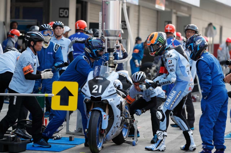 ヤマハ YZF-R1|令和に蘇る懐かしカラー! 昭和レプリカ復刻ブーム到来の予感