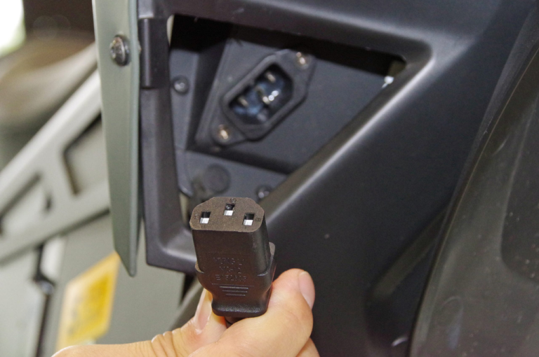 ジーム ゼロモーターサイクルズ FXS|家庭用100V充電|軽量&パワフルな電動モタード「ゼロモーターサイクルズ FXS」試乗インプレ【シティライドが楽しいバイク】