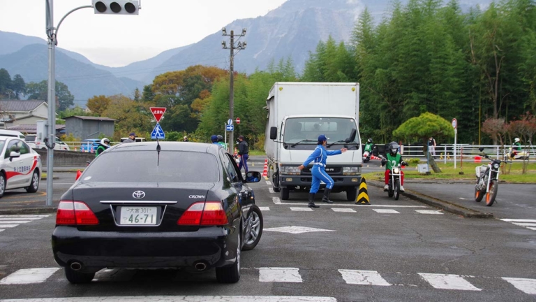 三ない運動問題|埼玉県警の役割と貢献|〈三ない運動問題〉県内高校生への講義と実技を担当する埼玉県警の役割と貢献【講習カリキュラムの大枠を構築】