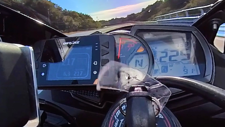 トリックスター ニンジャZX-25Rターボ|ニンジャZX-25Rにターボチャージャー装着で217.85km/hをマーク!!〈トリックスター〉