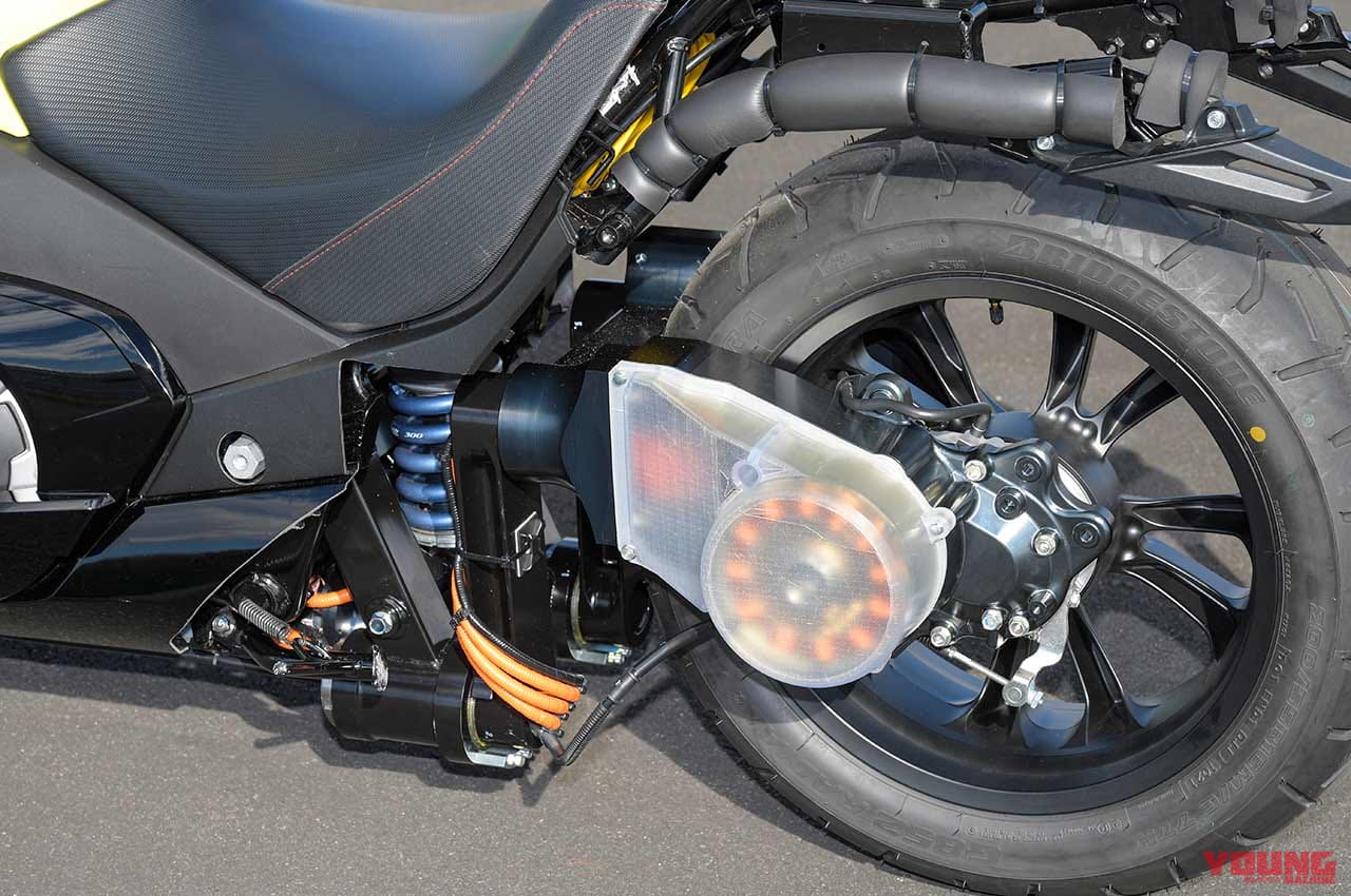 |【ライディングアシスト2.0】手足を離しても倒れない! ホンダが低速の不安を消し去る「自立バイク」を研究中