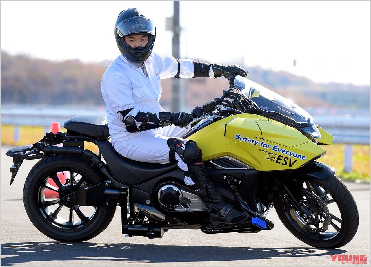 ホンダ ライディングアシスト2.0|フロント|【ライディングアシスト2.0】手足を離しても倒れない! ホンダが低速の不安を消し去る「自立バイク」を研究中