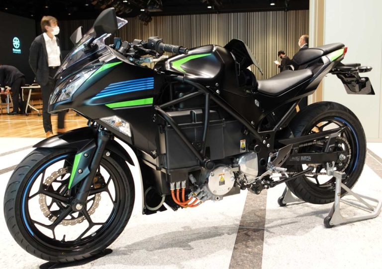 カワサキモータース|バッテリーEV プロトタイプ|電動も内燃機関も、カワサキは全部やる!!【日本法人トップが語るバイクの未来】