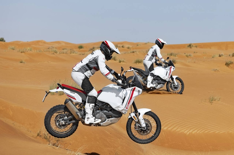 ドゥカティ デザートX [新型バイクカタログ]：日常から砂漠までOK！タフな万能ツール（114ページ目）