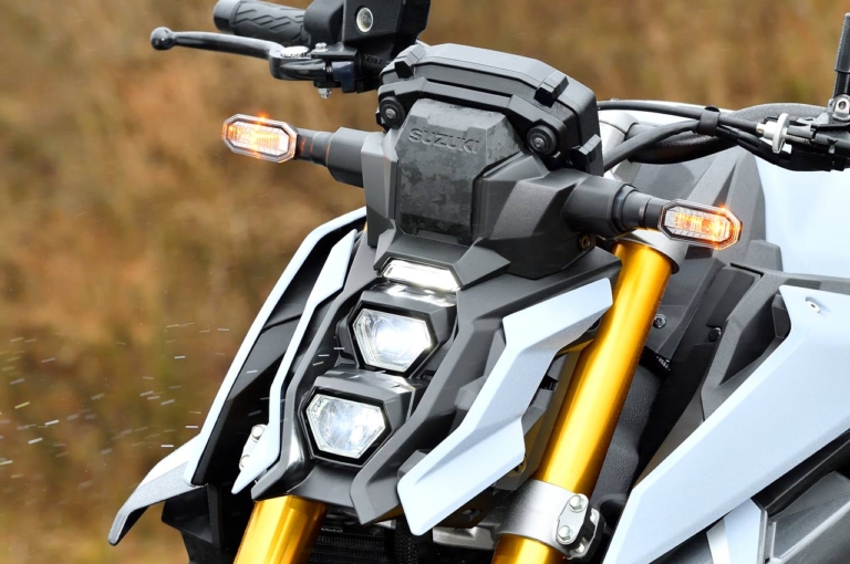 ‘21 スズキ GSX-S1000|灯火類|スズキ GSX-S1000試乗インプレッション【価格アップも納得。扱いやすく進化】
