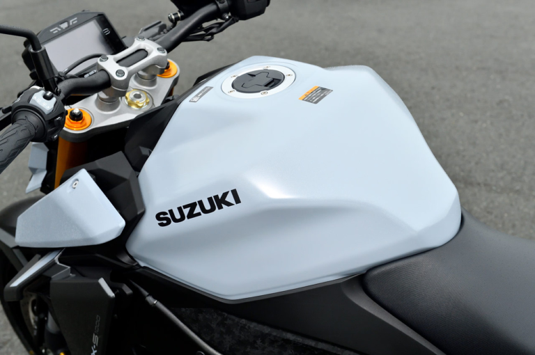 ‘21 スズキ GSX-S1000|燃料タンク|スズキ GSX-S1000試乗インプレッション【価格アップも納得。扱いやすく進化】