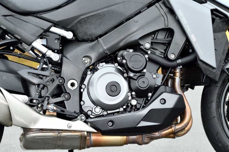 ‘21 スズキ GSX-S1000|エンジン|スズキ GSX-S1000試乗インプレッション【価格アップも納得。扱いやすく進化】