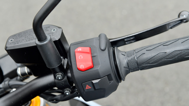 ‘21 スズキ GSX-S1000|スロットル|スズキ GSX-S1000試乗インプレッション【価格アップも納得。扱いやすく進化】