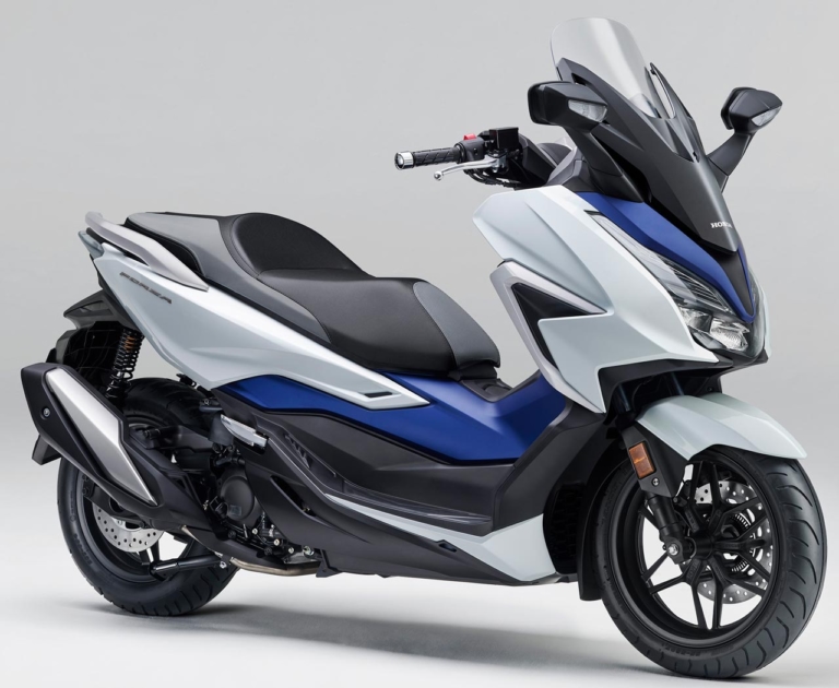 ‘21 ホンダ フォルツァ|パールホライゾンホワイト|ホンダ フォルツァ写真解説【スポーティーデザインの250ccフルサイズスクーター】