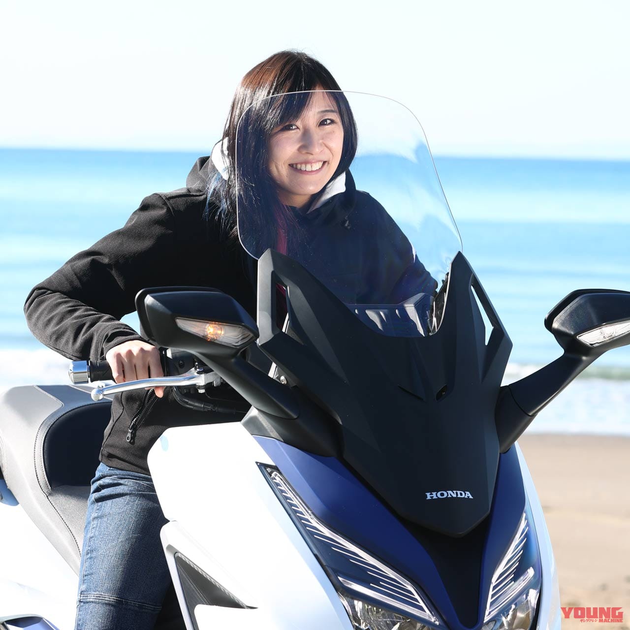 ‘21 ホンダ フォルツァ|電動式可変スクリーン|ハイ|ホンダ フォルツァ写真解説【スポーティーデザインの250ccフルサイズスクーター】