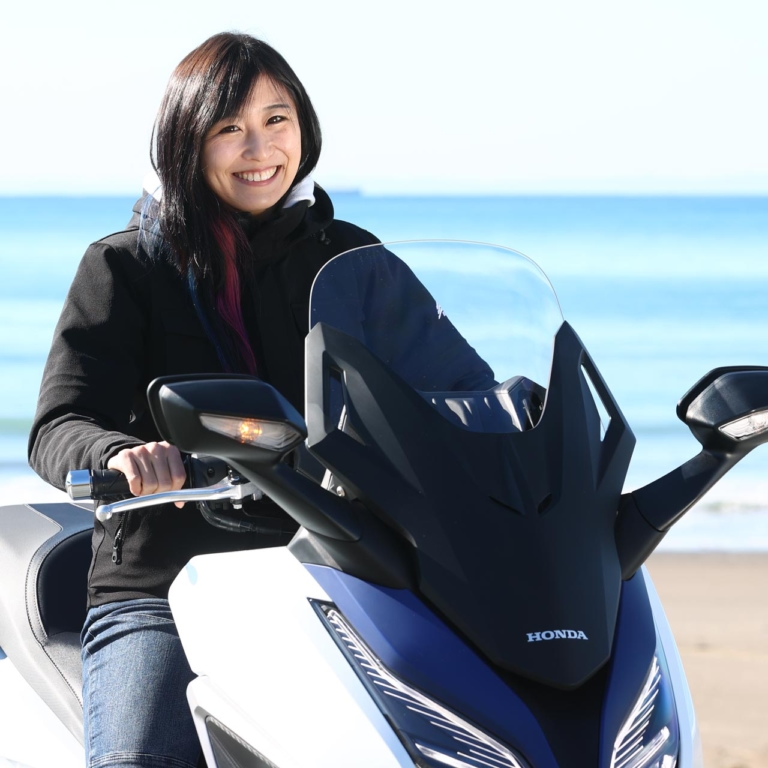 ‘21 ホンダ フォルツァ|電動式可変スクリーン|ロー|ホンダ フォルツァ写真解説【スポーティーデザインの250ccフルサイズスクーター】