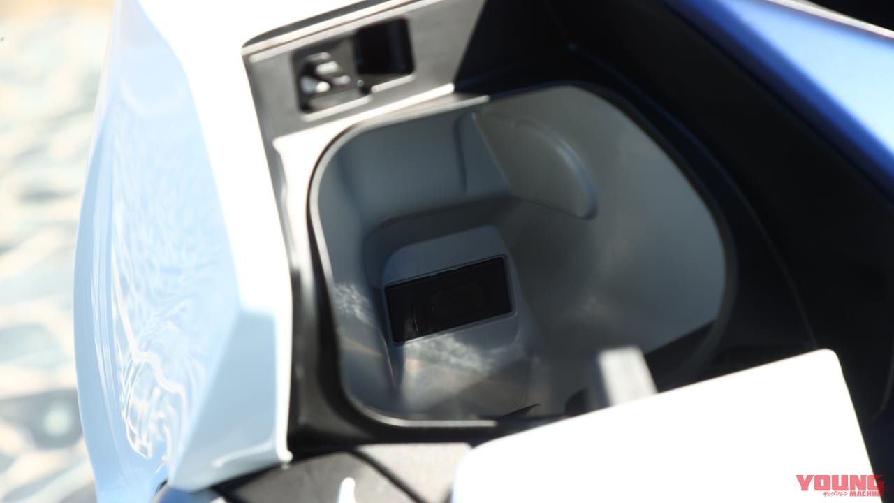 |ホンダ フォルツァ写真解説【スポーティーデザインの250ccフルサイズスクーター】