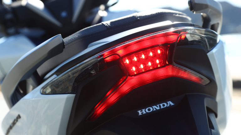 ‘21 ホンダ フォルツァ|LEDテールランプ|ホンダ フォルツァ写真解説【スポーティーデザインの250ccフルサイズスクーター】