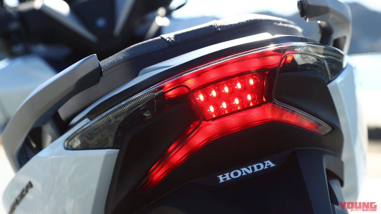 |ホンダ フォルツァ写真解説【スポーティーデザインの250ccフルサイズスクーター】