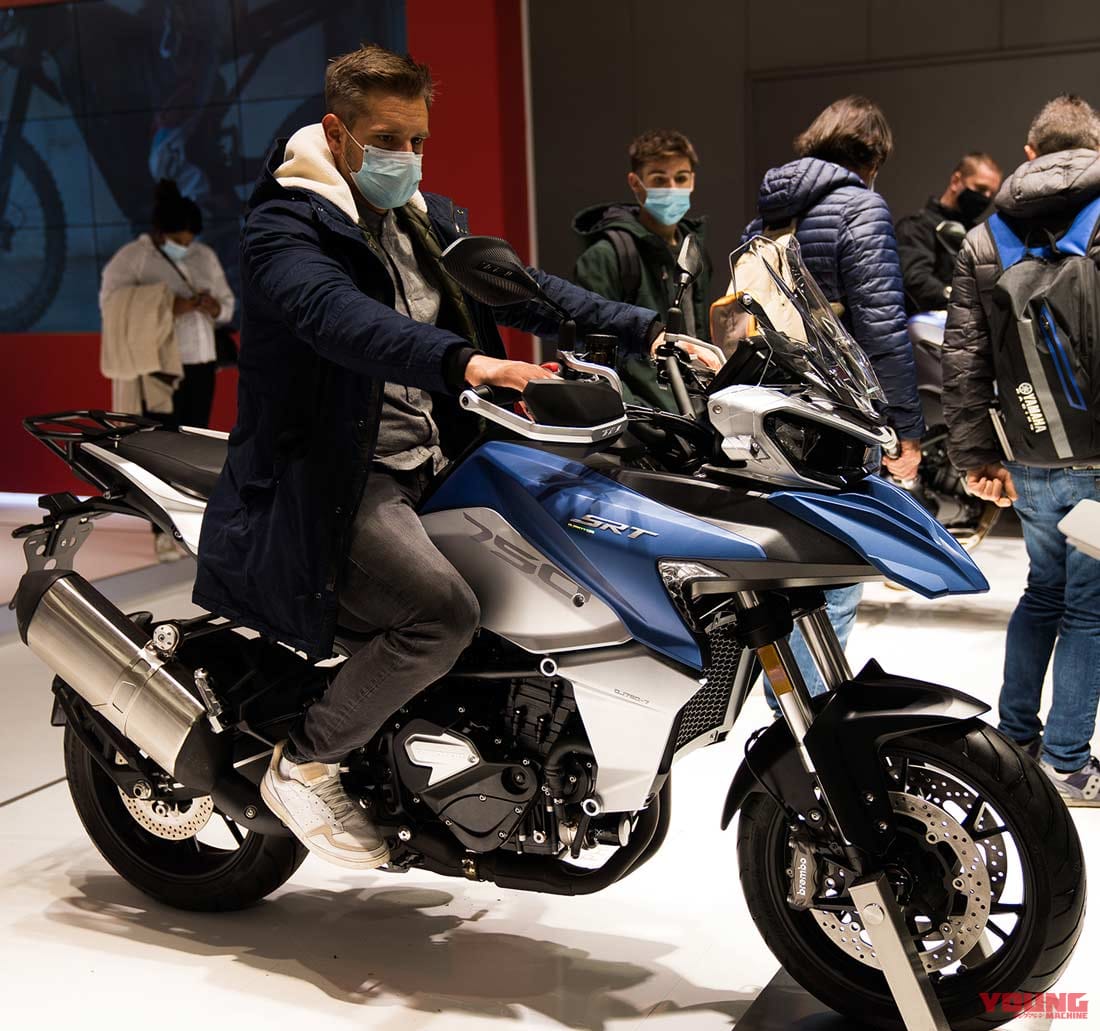 QJモータース SRT750|中国勢の快進撃! EICMA 2021現地レポート【デザイン完成度UP&欧州ブランドとの提携に勢いアリ】