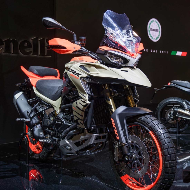 ベネリ TRK800|中国勢の快進撃! EICMA 2021現地レポート【デザイン完成度UP&欧州ブランドとの提携に勢いアリ】