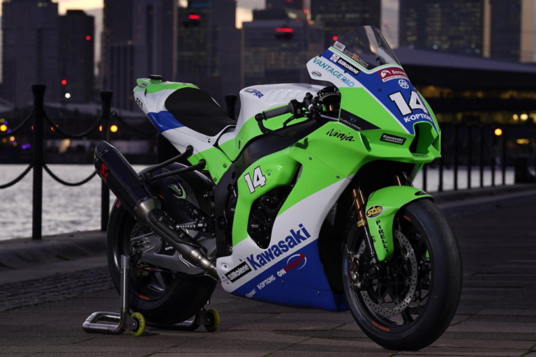 FS-3 Racing Kawasaki Team|英国スーパーバイク FS-3レーシングカワサキチームがZXR750カラーのZX-10RRを公開!