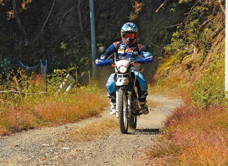 林道ツーリング|コーナリング|ヤマハ セロー250|林道ビギナー向けラインディングテクニック〈内山裕太郎のチビテク講座|後編〉