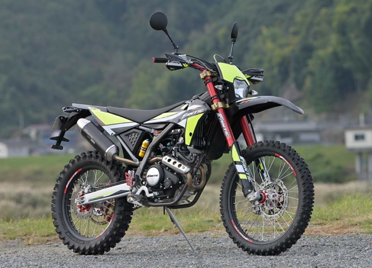 FANTIC XEF125|諸元|ファンティックXEFシリーズを林道で乗り比べ〈抜群の軽さと扱いやすさ〉