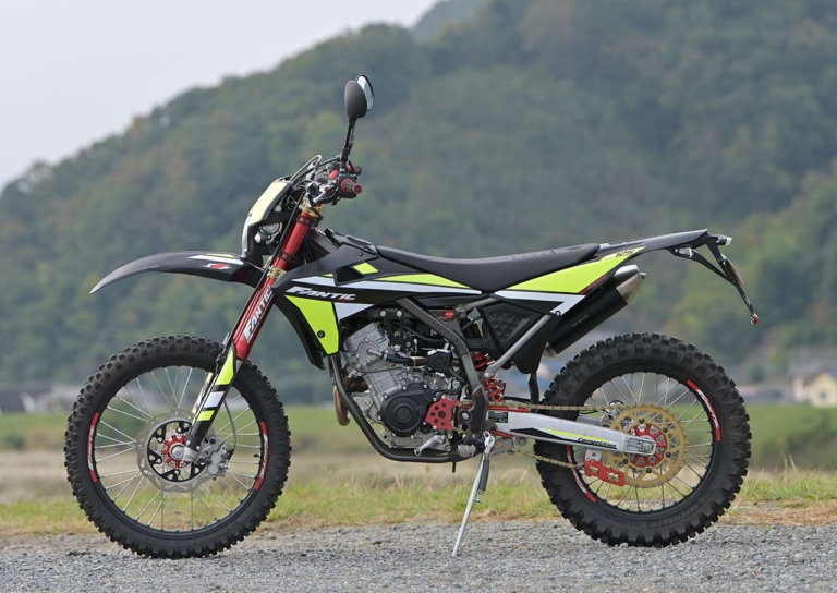 FANTIC XEF125|カラーバリエーション|ファンティックXEFシリーズを林道で乗り比べ〈抜群の軽さと扱いやすさ〉