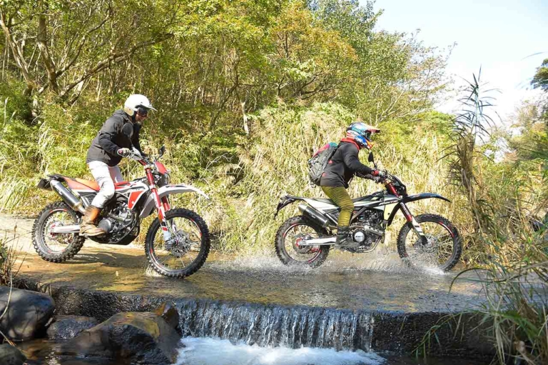 FANTIC XEF250 Trail|FANTIC XEF125|インプレッション|林道ツーリング|ファンティックXEFシリーズを林道で乗り比べ〈抜群の軽さと扱いやすさ〉
