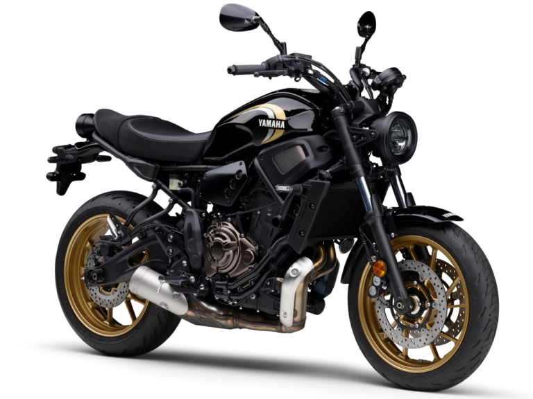 ヤマハ|XSR700 ABS|2023年モデル|ヤマハ「XSR700」2023年モデル発売! RZ250/350カラーを継承し価格改定