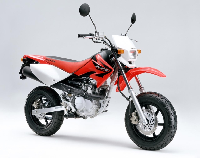 Honda XR50Motard|最高のユーティリティープレイヤー!? スーパーモタードモデル×厳選5台【愛と青春のオフロードバイクを振り返る】