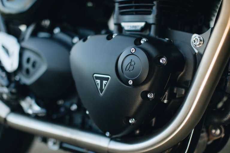 TRIUMPH SPEED TWIN BREITLING 限定モデル|世界限定270台のトライアンフ「スピードツイン ブライトリング限定車」スイスの老舗時計メーカーとコラボ