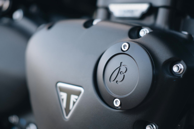 TRIUMPH SPEED TWIN BREITLING 限定モデル|世界限定270台のトライアンフ「スピードツイン ブライトリング限定車」スイスの老舗時計メーカーとコラボ