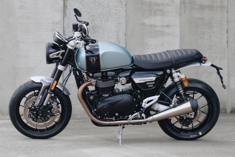 TRIUMPH SPEED TWIN BREITLING 限定モデル|世界限定270台のトライアンフ「スピードツイン ブライトリング限定車」スイスの老舗時計メーカーとコラボ