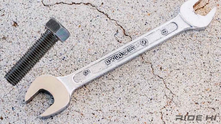 【Q＆A】工具やボルトのサイズってどこで測る？ 「8mmのボルトを12mmのスパナで回す」の意味がわからない方は必見！