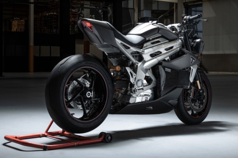TRIUMPH TE-1 Prototype|トライアンフの電動スポーツバイク「TE-1」プロトタイプが実車試験段階のフェーズ4に移行