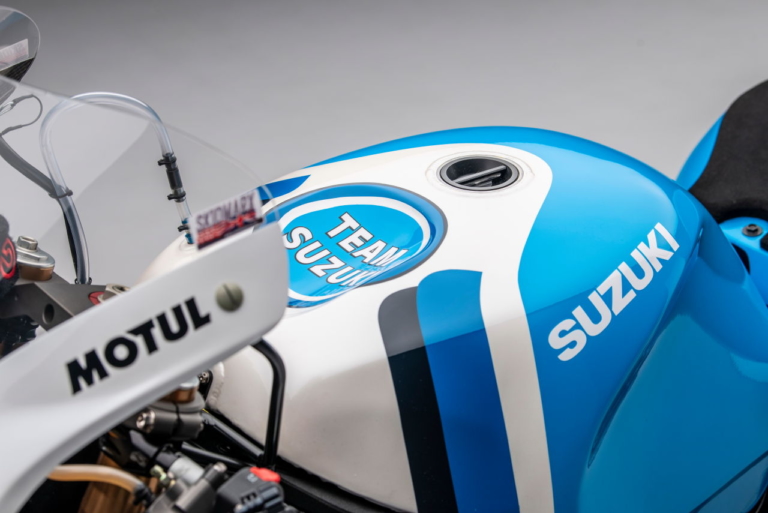 TEAM CLASSIC SUZUKI GSX-R750 SRAD RACER|チームクラシックスズキが「GSX-R750 SRAD RACER」を発表、2022年はイベントレースで走る!