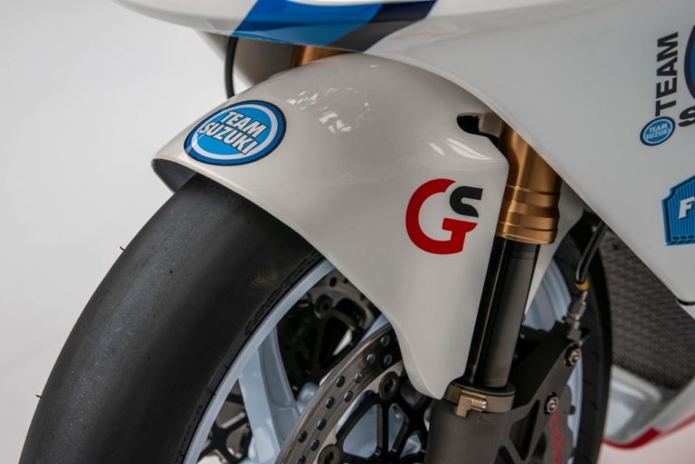 TEAM CLASSIC SUZUKI GSX-R750 SRAD RACER|チームクラシックスズキが「GSX-R750 SRAD RACER」を発表、2022年はイベントレースで走る!
