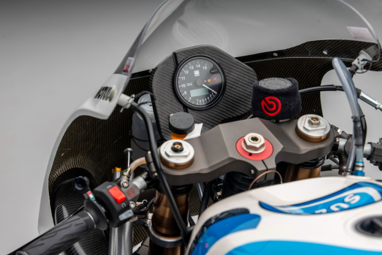 TEAM CLASSIC SUZUKI GSX-R750 SRAD RACER|チームクラシックスズキが「GSX-R750 SRAD RACER」を発表、2022年はイベントレースで走る!