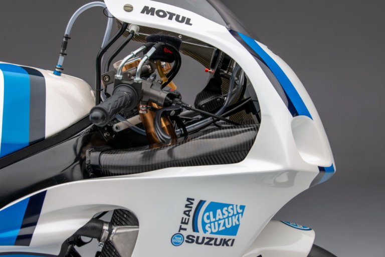 TEAM CLASSIC SUZUKI GSX-R750 SRAD RACER|チームクラシックスズキが「GSX-R750 SRAD RACER」を発表、2022年はイベントレースで走る!