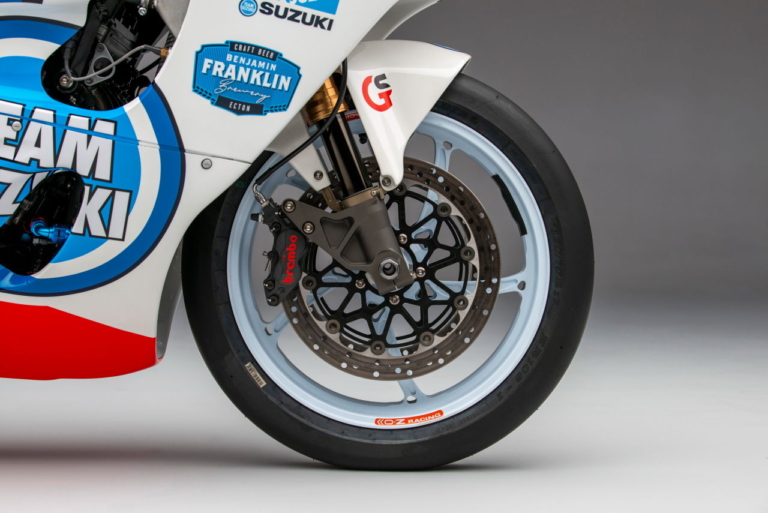 TEAM CLASSIC SUZUKI GSX-R750 SRAD RACER|チームクラシックスズキが「GSX-R750 SRAD RACER」を発表、2022年はイベントレースで走る!