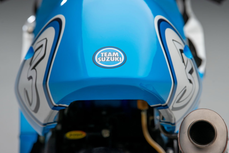 TEAM CLASSIC SUZUKI GSX-R750 SRAD RACER|チームクラシックスズキが「GSX-R750 SRAD RACER」を発表、2022年はイベントレースで走る!