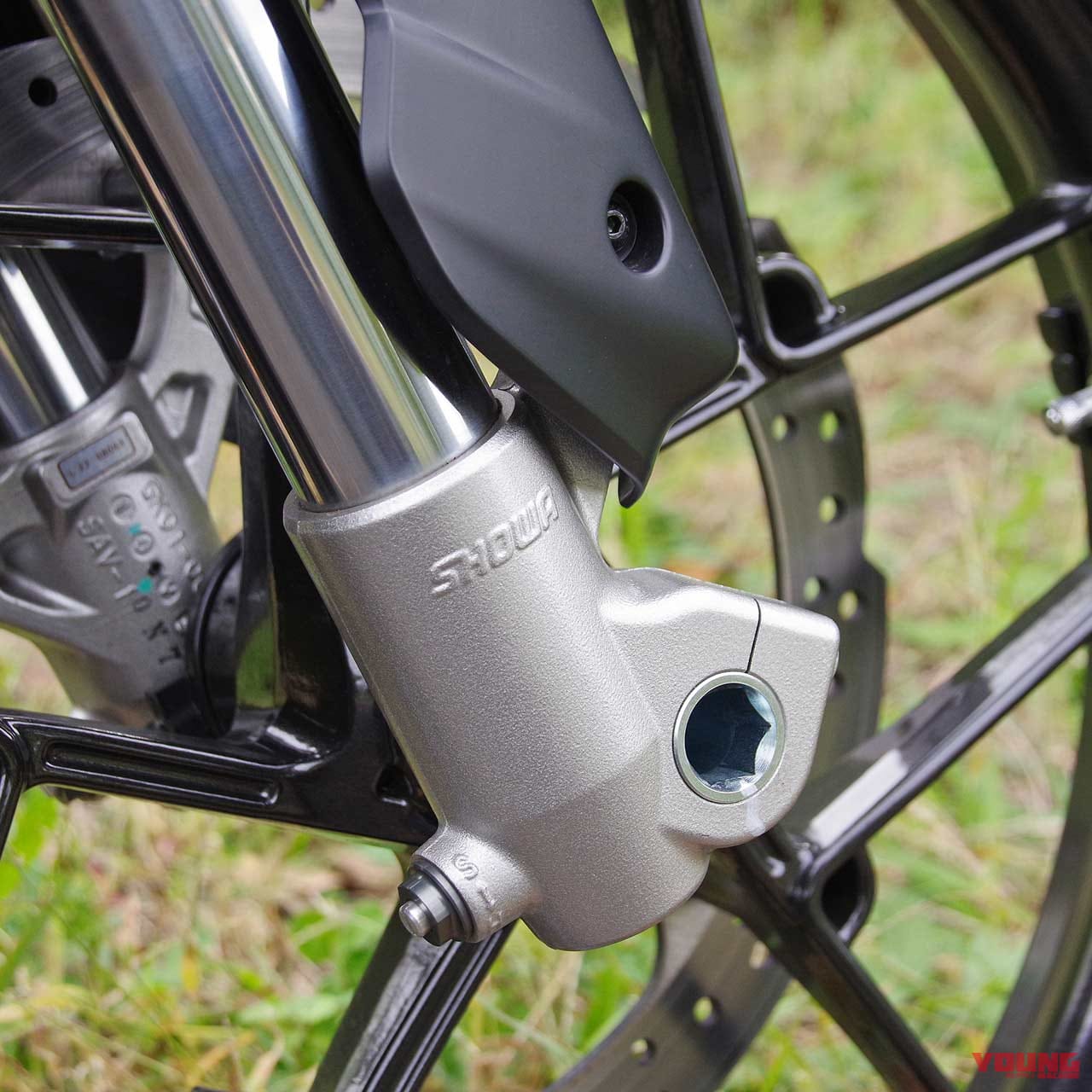 ゼロモーターサイクルズ FXS|フロントサスペンション|軽量&パワフルな電動モタード「ゼロモーターサイクルズ FXS」試乗インプレ【シティライドが楽しいバイク】