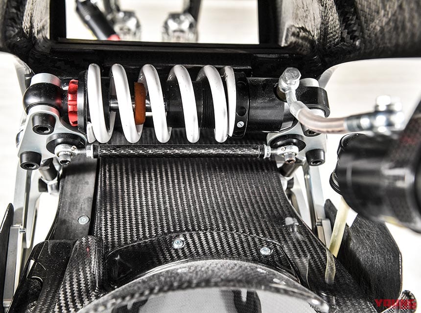 ヴィンスモータース ドゥエチンクワンタストラーダ|リヤサスペンション|フェラーリ出身開発者による復活の2サイクル250登場!〈ヴィンスモータース ドゥエチンクワンタストラーダ|前編〉